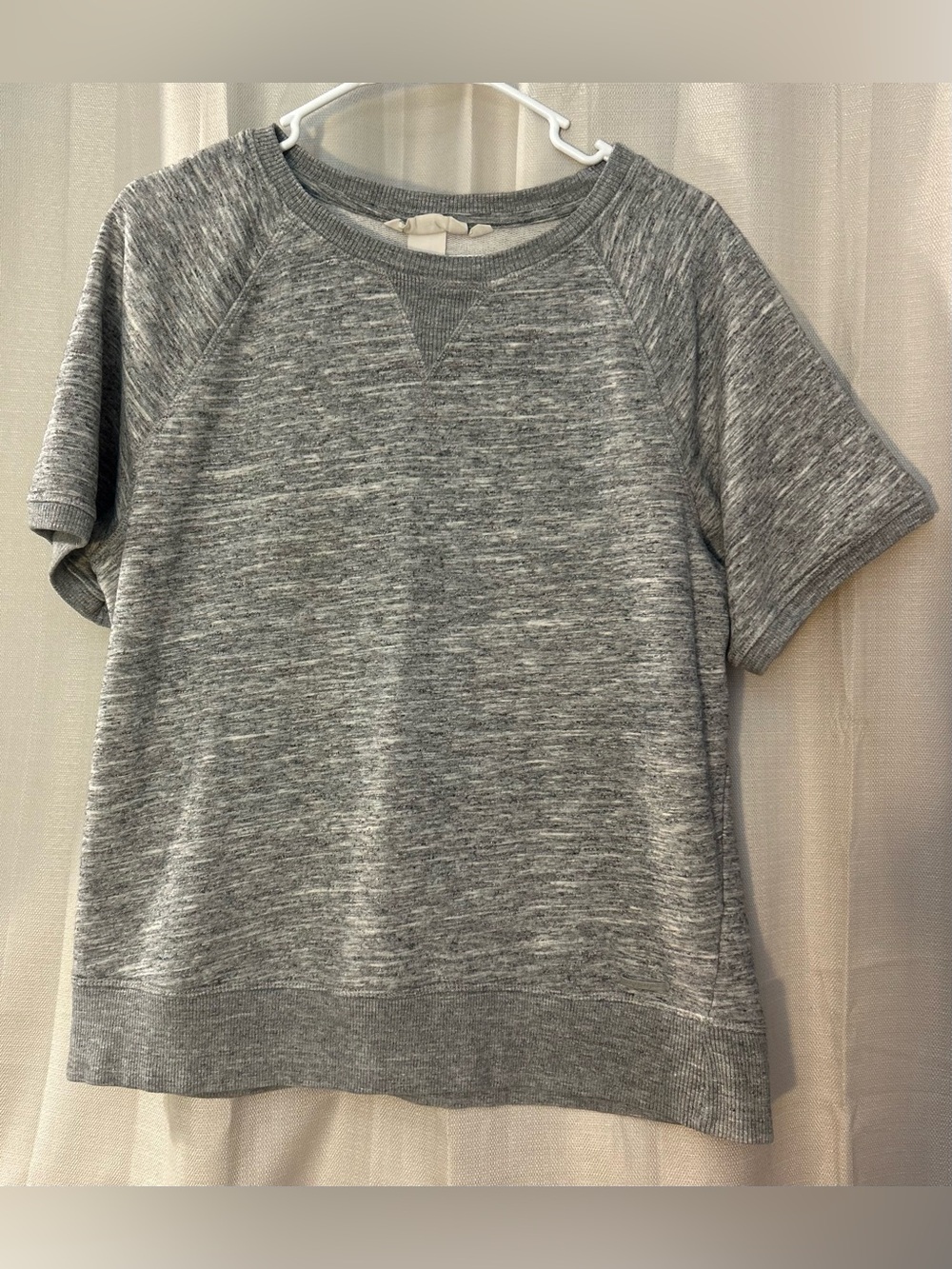 H&M L.O.G.G. Gray Short Sleeve
Pullover Sweatshirt Crewneck XL